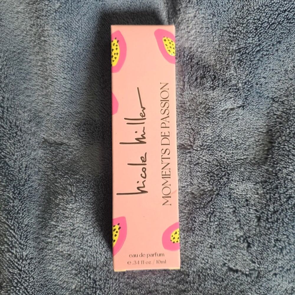 Nicole Miller Moments De Passion Fragrance - 10 ml